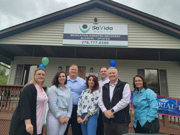 opioid addiction treatment coeburn staff